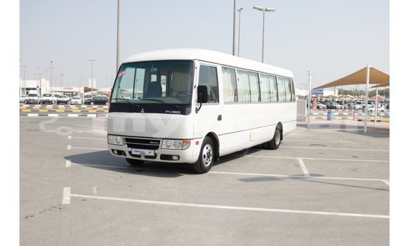 Buy Import Mitsubishi L400 White Truck in Import - Dubai in Attapeu Province