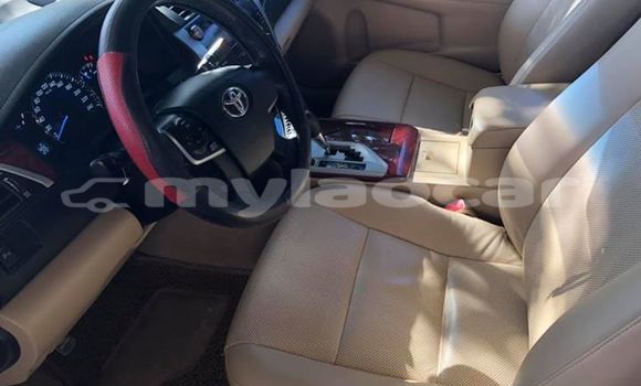 Buy Used Toyota Camry White Car in Vientiane in Vientiane Province Buy Used Toyota Camry White Car in Vientiane in Vientiane Province