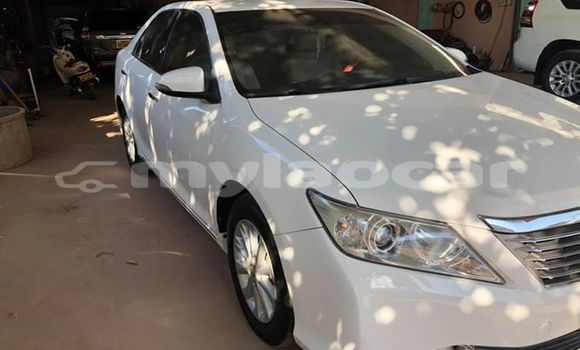 Buy Used Toyota Camry White Car in Vientiane in Vientiane Province Buy Used Toyota Camry White Car in Vientiane in Vientiane Province