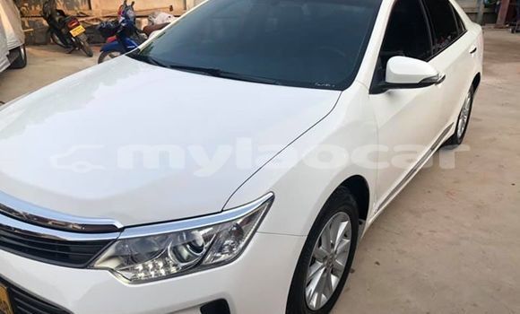 Buy Used Toyota Camry White Car in Vientiane in Vientiane Province Buy Used Toyota Camry White Car in Vientiane in Vientiane Province