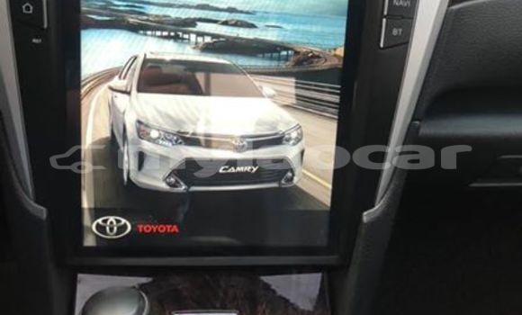 Buy Used Toyota Camry White Car in Vientiane in Vientiane Province Buy Used Toyota Camry White Car in Vientiane in Vientiane Province