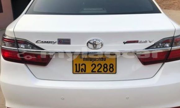 Buy Used Toyota Camry White Car in Vientiane in Vientiane Province Buy Used Toyota Camry White Car in Vientiane in Vientiane Province