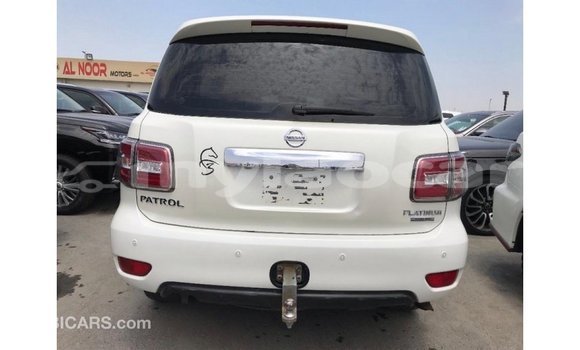 Acheter Import Voiture Nissan Patrol Blanc à Import - Dubai, Attapeu Province Acheter Import Voiture Nissan Patrol Blanc à Import - Dubai, Attapeu Province