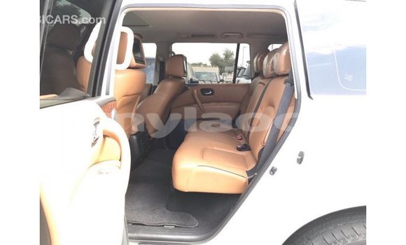 Acheter Import Voiture Nissan Patrol Blanc à Import - Dubai, Attapeu Province Acheter Import Voiture Nissan Patrol Blanc à Import - Dubai, Attapeu Province