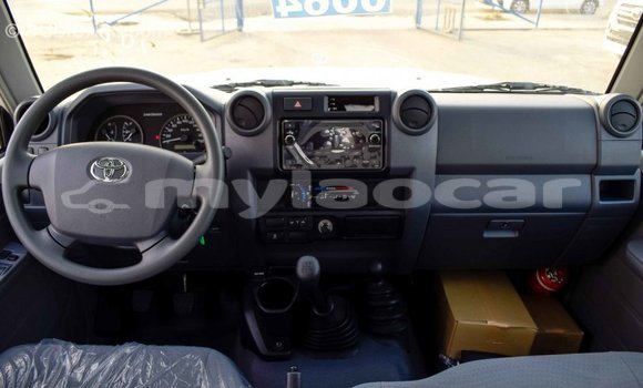 Buy Import Toyota Land Cruiser White Car in Import - Dubai in Attapeu Province Buy Import Toyota Land Cruiser White Car in Import - Dubai in Attapeu Province