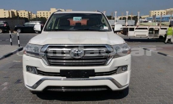 Buy Import Toyota Land Cruiser White Car in Import - Dubai in Attapeu Province Buy Import Toyota Land Cruiser White Car in Import - Dubai in Attapeu Province