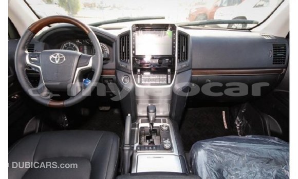 Buy Import Toyota Land Cruiser White Car in Import - Dubai in Attapeu Province Buy Import Toyota Land Cruiser White Car in Import - Dubai in Attapeu Province