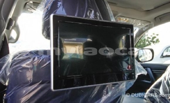 Buy Import Toyota Land Cruiser White Car in Import - Dubai in Attapeu Province Buy Import Toyota Land Cruiser White Car in Import - Dubai in Attapeu Province