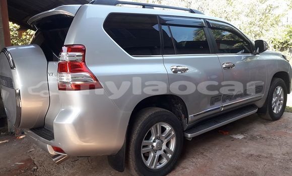 Buy Used Toyota Land Cruiser Prado Silver Car in Vientiane in Vientiane Province Buy Used Toyota Land Cruiser Prado Silver Car in Vientiane in Vientiane Province