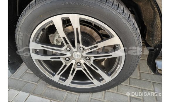 Acheter Import Voiture Toyota Land Cruiser Noir à Import - Dubai, Attapeu Province Acheter Import Voiture Toyota Land Cruiser Noir à Import - Dubai, Attapeu Province