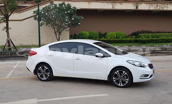 Buy Used Kia Cerato White Car in Vientiane in Vientiane Province Buy Used Kia Cerato White Car in Vientiane in Vientiane Province