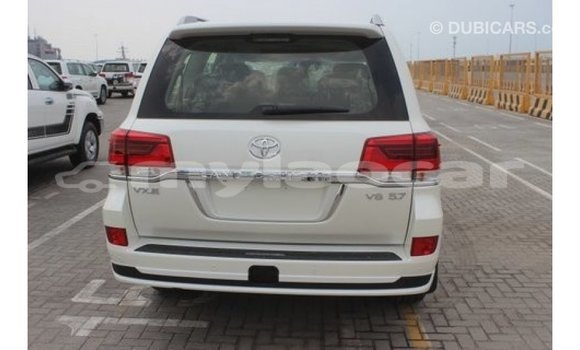 Buy Import Toyota Land Cruiser White Car in Import - Dubai in Attapeu Province Buy Import Toyota Land Cruiser White Car in Import - Dubai in Attapeu Province