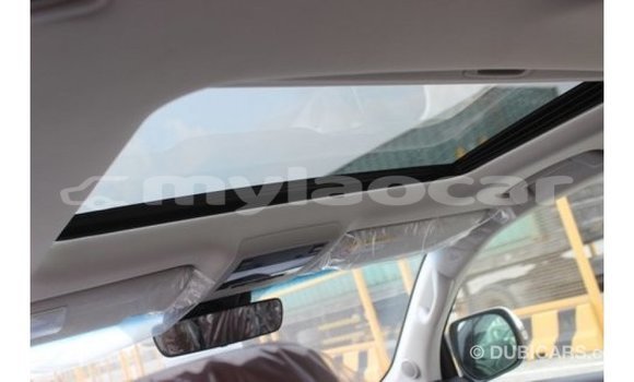 Buy Import Toyota Land Cruiser White Car in Import - Dubai in Attapeu Province Buy Import Toyota Land Cruiser White Car in Import - Dubai in Attapeu Province