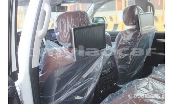 Buy Import Toyota Land Cruiser White Car in Import - Dubai in Attapeu Province Buy Import Toyota Land Cruiser White Car in Import - Dubai in Attapeu Province