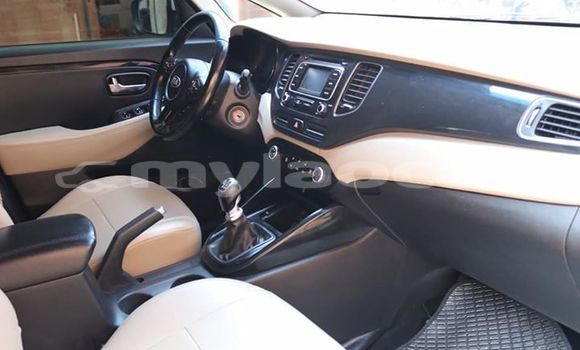 Acheter Occasion Voiture Kia Carens Blanc à Vientiane, Vientiane Province Acheter Occasion Voiture Kia Carens Blanc à Vientiane, Vientiane Province