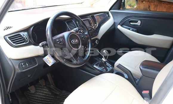 Acheter Occasion Voiture Kia Carens Blanc à Vientiane, Vientiane Province Acheter Occasion Voiture Kia Carens Blanc à Vientiane, Vientiane Province