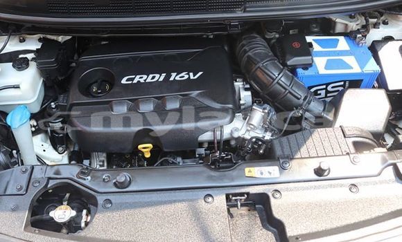 Acheter Occasion Voiture Kia Carens Blanc à Vientiane, Vientiane Province Acheter Occasion Voiture Kia Carens Blanc à Vientiane, Vientiane Province