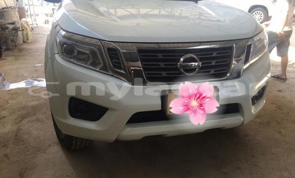 Buy Used Nissan Navara White Car in Vientiane in Vientiane Province
