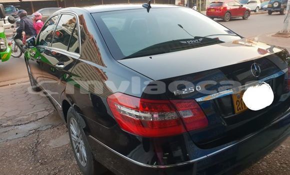 Acheter Occasion Voiture Mercedes-Benz E-klasse Noir à Vientiane, Vientiane Province Acheter Occasion Voiture Mercedes-Benz E-klasse Noir à Vientiane, Vientiane Province