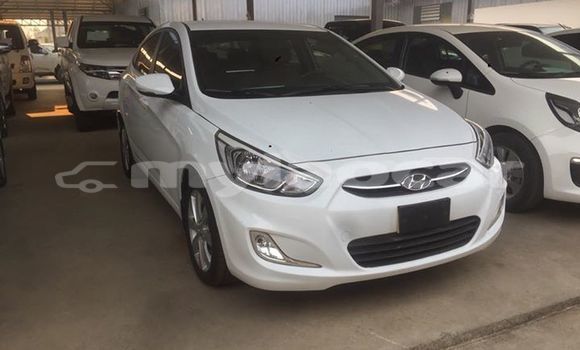 Buy Used Hyundai Accent White Car in Vientiane in Vientiane Province