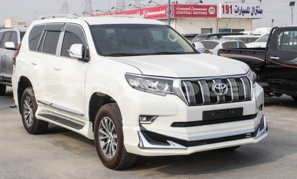 Acheter Import Voiture Toyota Prado Blanc à Import - Dubai, Attapeu Province Acheter Import Voiture Toyota Prado Blanc à Import - Dubai, Attapeu Province