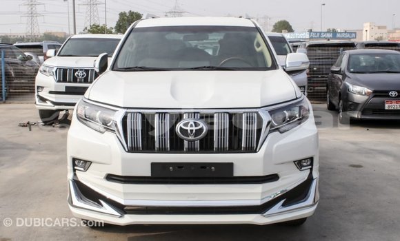 Acheter Import Voiture Toyota Prado Blanc à Import - Dubai, Attapeu Province Acheter Import Voiture Toyota Prado Blanc à Import - Dubai, Attapeu Province