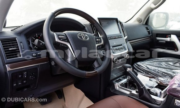 Buy Import Toyota Land Cruiser White Car in Import - Dubai in Attapeu Province Buy Import Toyota Land Cruiser White Car in Import - Dubai in Attapeu Province