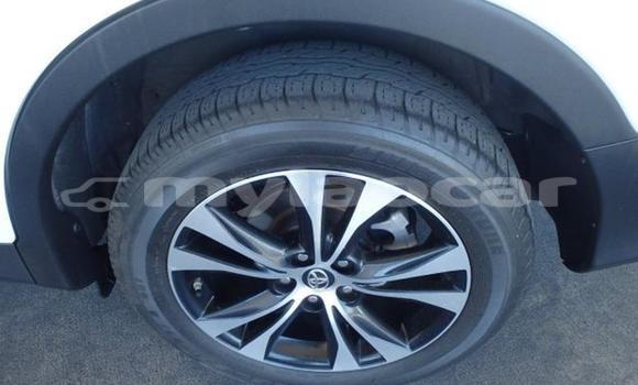ຊື້ ໃຊ້ແລ້ວ Toyota RAV4 White ລົດ ໃນ Vientiane ໃນ Vientiane Province ຊື້ ໃຊ້ແລ້ວ Toyota RAV4 White ລົດ ໃນ Vientiane ໃນ Vientiane Province