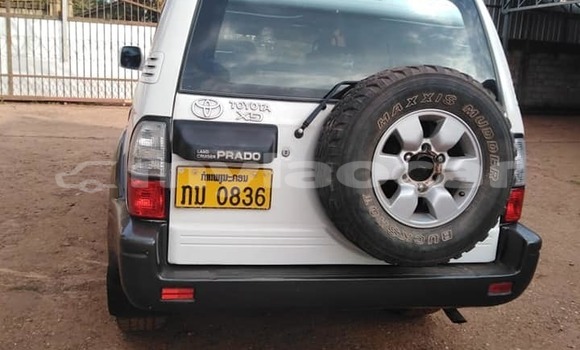 Buy Used Toyota Land Cruiser Prado White Car in Vientiane in Vientiane Province Buy Used Toyota Land Cruiser Prado White Car in Vientiane in Vientiane Province