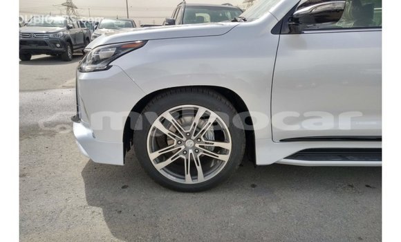 Acheter Import Voiture Lexus LX Blanc à Import - Dubai, Attapeu Province Acheter Import Voiture Lexus LX Blanc à Import - Dubai, Attapeu Province