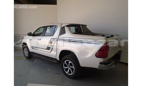 Buy Import Toyota Hilux White Car in Import - Dubai in Attapeu Province Buy Import Toyota Hilux White Car in Import - Dubai in Attapeu Province
