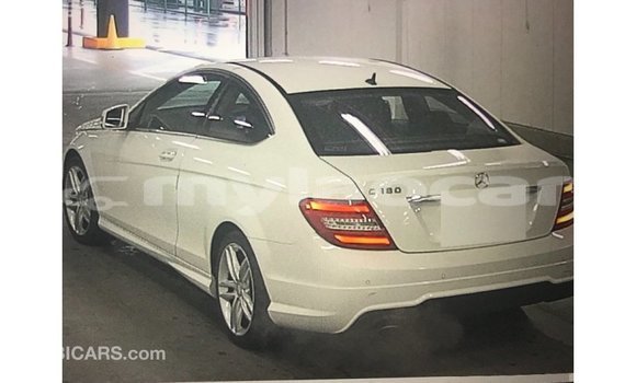 Buy Import Mercedes-Benz 190 (W201) White Car in Import - Dubai in Attapeu Province Buy Import Mercedes-Benz 190 (W201) White Car in Import - Dubai in Attapeu Province