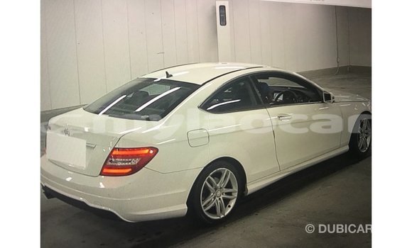 Buy Import Mercedes-Benz 190 (W201) White Car in Import - Dubai in Attapeu Province Buy Import Mercedes-Benz 190 (W201) White Car in Import - Dubai in Attapeu Province