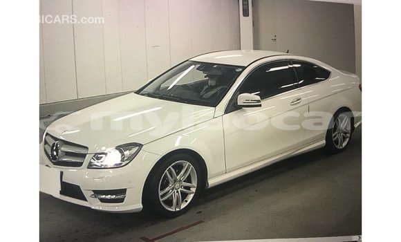 Buy Import Mercedes-Benz 190 (W201) White Car in Import - Dubai in Attapeu Province Buy Import Mercedes-Benz 190 (W201) White Car in Import - Dubai in Attapeu Province