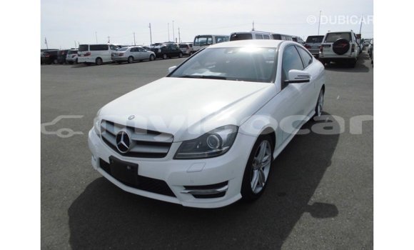 Buy Import Mercedes-Benz 190 (W201) White Car in Import - Dubai in Attapeu Province Buy Import Mercedes-Benz 190 (W201) White Car in Import - Dubai in Attapeu Province