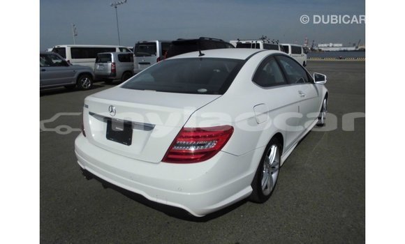 Buy Import Mercedes-Benz 190 (W201) White Car in Import - Dubai in Attapeu Province Buy Import Mercedes-Benz 190 (W201) White Car in Import - Dubai in Attapeu Province