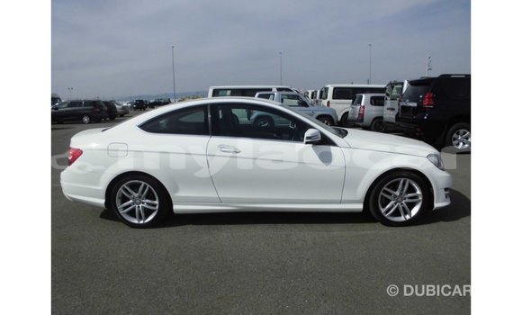Buy Import Mercedes-Benz 190 (W201) White Car in Import - Dubai in Attapeu Province Buy Import Mercedes-Benz 190 (W201) White Car in Import - Dubai in Attapeu Province