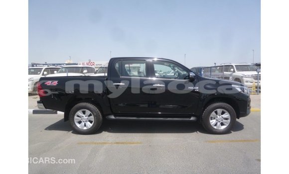 Acheter Import Voiture Toyota Hilux Noir à Import - Dubai, Attapeu Province Acheter Import Voiture Toyota Hilux Noir à Import - Dubai, Attapeu Province