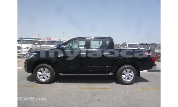 Acheter Import Voiture Toyota Hilux Noir à Import - Dubai, Attapeu Province Acheter Import Voiture Toyota Hilux Noir à Import - Dubai, Attapeu Province