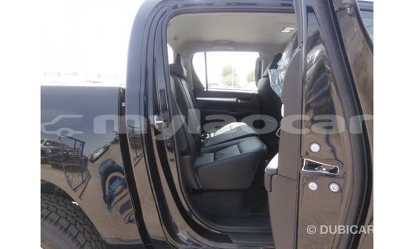 Acheter Import Voiture Toyota Hilux Noir à Import - Dubai, Attapeu Province Acheter Import Voiture Toyota Hilux Noir à Import - Dubai, Attapeu Province