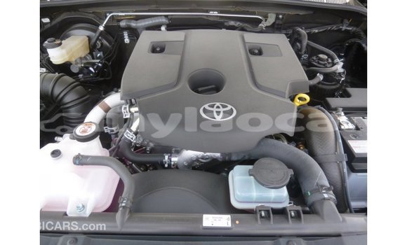 Acheter Import Voiture Toyota Hilux Noir à Import - Dubai, Attapeu Province Acheter Import Voiture Toyota Hilux Noir à Import - Dubai, Attapeu Province