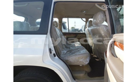 Buy Import Toyota Land Cruiser White Car in Import - Dubai in Attapeu Province Buy Import Toyota Land Cruiser White Car in Import - Dubai in Attapeu Province