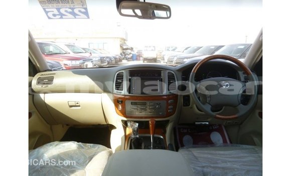 Buy Import Toyota Land Cruiser White Car in Import - Dubai in Attapeu Province Buy Import Toyota Land Cruiser White Car in Import - Dubai in Attapeu Province