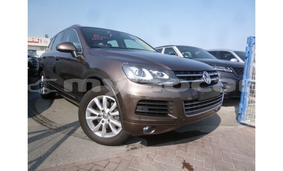 Buy Import Volkswagen Touareg Brown Car in Import - Dubai in Attapeu Province