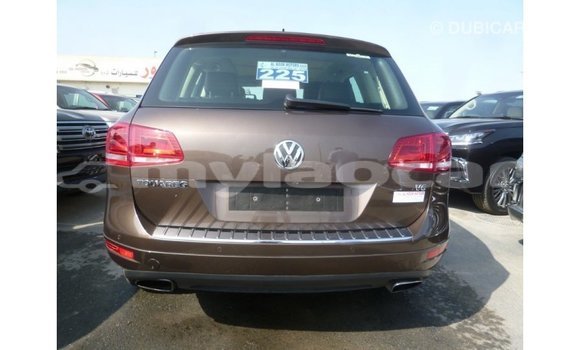 Acheter Import Voiture Volkswagen Touareg Marron à Import - Dubai, Attapeu Province Acheter Import Voiture Volkswagen Touareg Marron à Import - Dubai, Attapeu Province