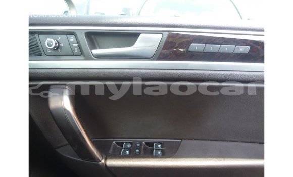 Acheter Import Voiture Volkswagen Touareg Marron à Import - Dubai, Attapeu Province Acheter Import Voiture Volkswagen Touareg Marron à Import - Dubai, Attapeu Province