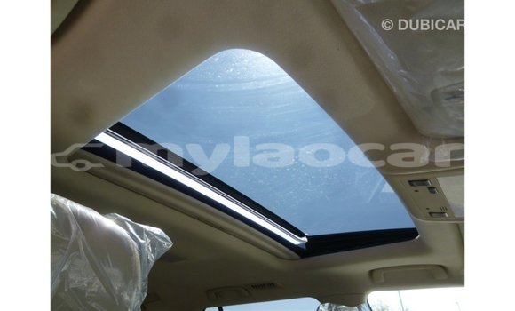 Acheter Import Voiture Toyota Land Cruiser Blanc à Import - Dubai, Attapeu Province Acheter Import Voiture Toyota Land Cruiser Blanc à Import - Dubai, Attapeu Province