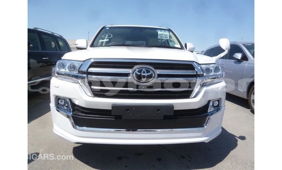 Acheter Import Voiture Toyota Land Cruiser Blanc à Import - Dubai, Attapeu Province Acheter Import Voiture Toyota Land Cruiser Blanc à Import - Dubai, Attapeu Province