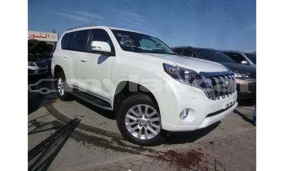 ຊື້ ການ ນຳ ເຂົ້າ Toyota Prado White ລົດ ໃນ Import - Dubai ໃນ Attapeu Province