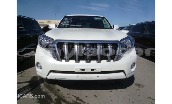 Acheter Import Voiture Toyota Prado Blanc à Import - Dubai, Attapeu Province Acheter Import Voiture Toyota Prado Blanc à Import - Dubai, Attapeu Province